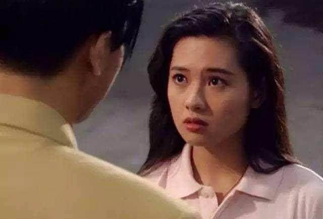 《蜜桃成熟时》让她一夜成名，如今19岁女儿颜值被亲爹拉了后腿