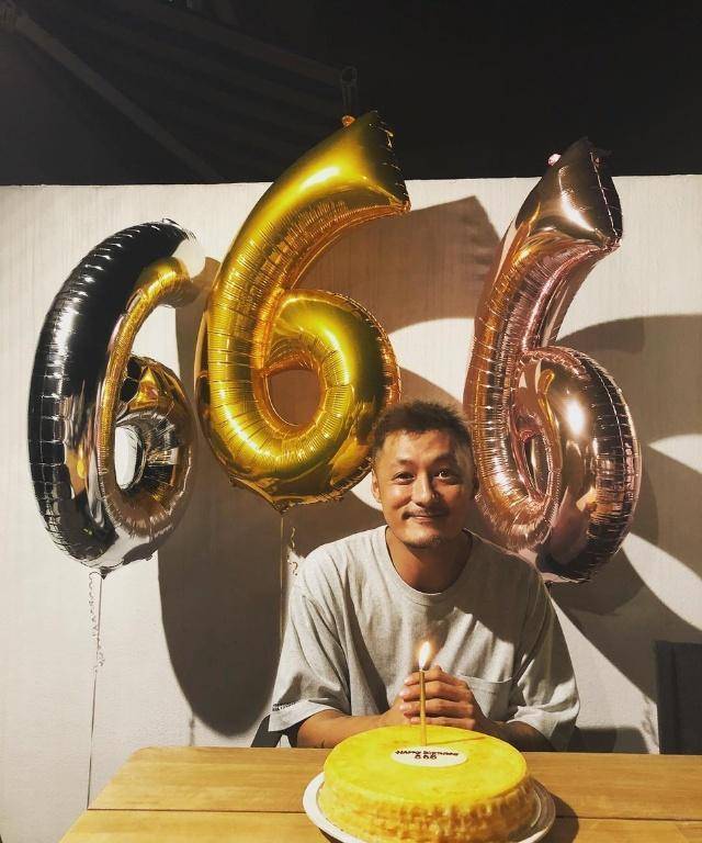 37岁余文乐生日晒儿子，11个字表达父爱，余初见肉嘟嘟长得实安康