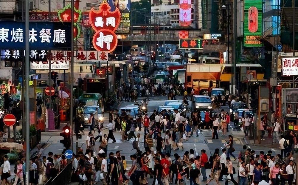 香港澳门都是我们领土，内地过去为何要办通行证？还不克不及超越7天