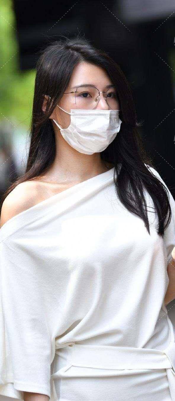 青春朝气的瑜伽裤装扮更显别样的韵味想说不爱它都难清新减龄！米乐M6 M6米乐(图3)