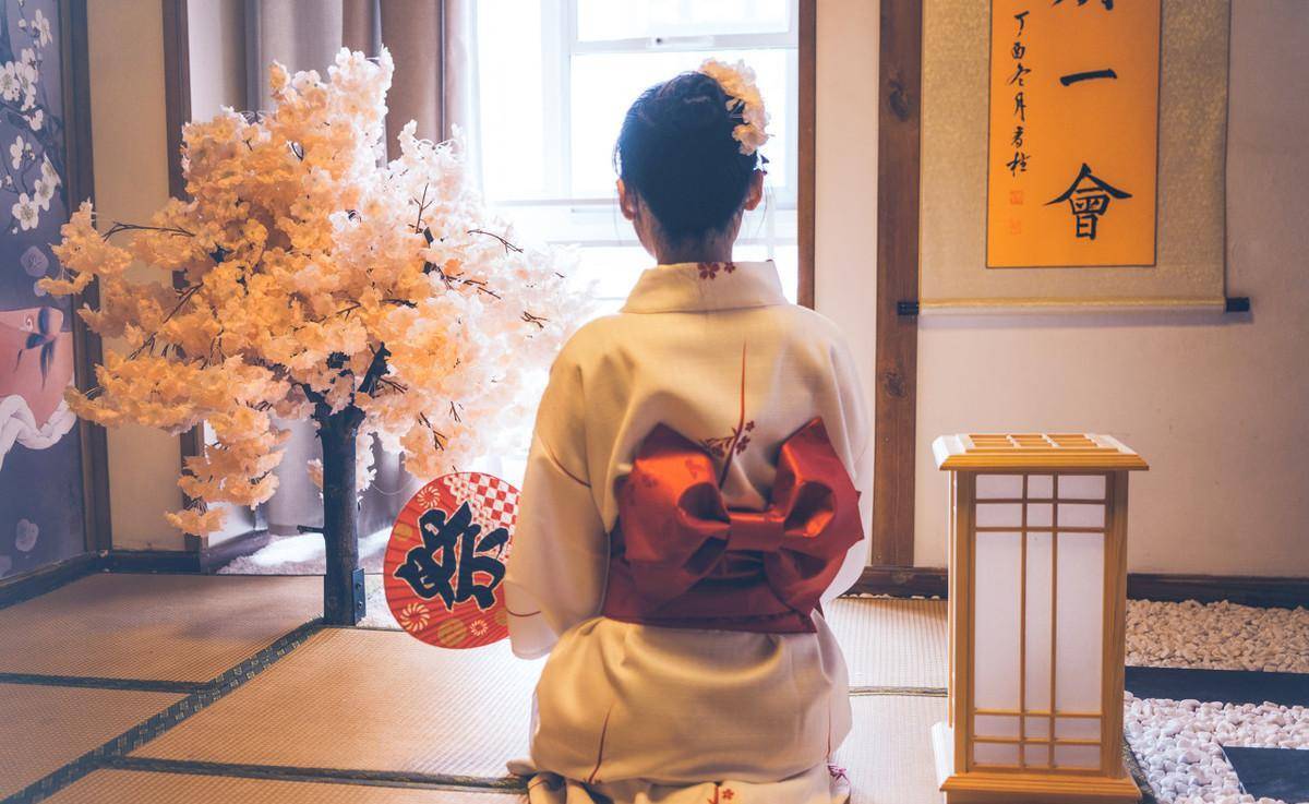 ���輧�������������鱳�أ���ɭŸ��������־������� ...