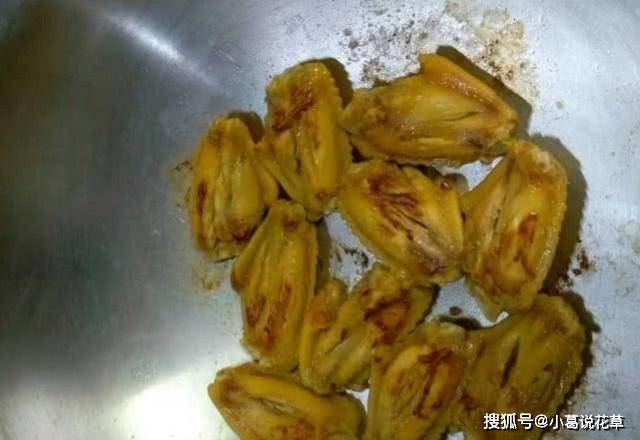 做可乐鸡翅时服膺两点窍门，做出来的鸡翅好吃到连汤都想喝掉