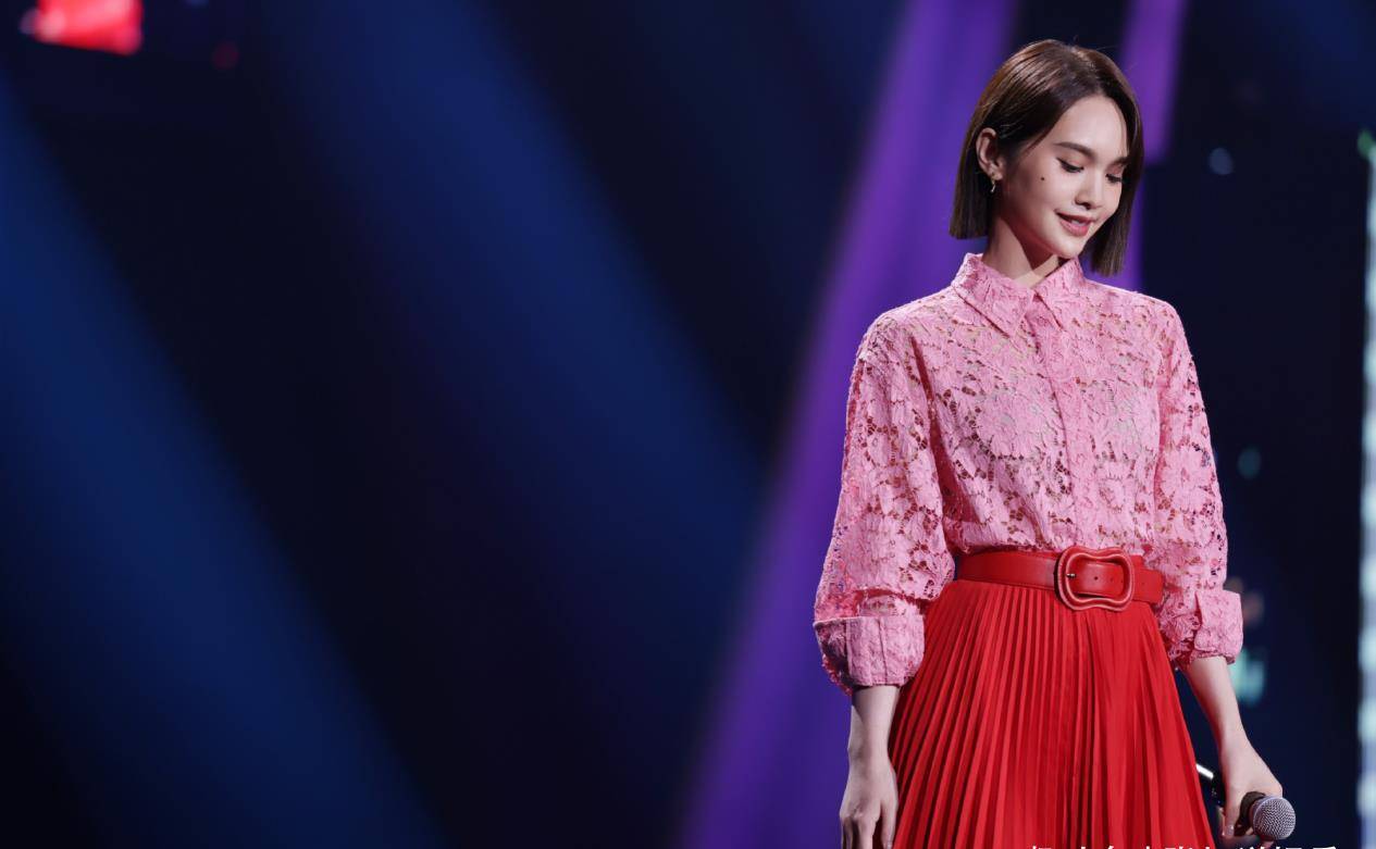 杨丞琳分享瑜伽美M6 米乐照37岁却犹如少女网友表示身材太绝了(图5)
