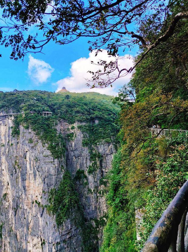 张家界3天2晚旅游攻略，不消再为找攻略忧愁了！