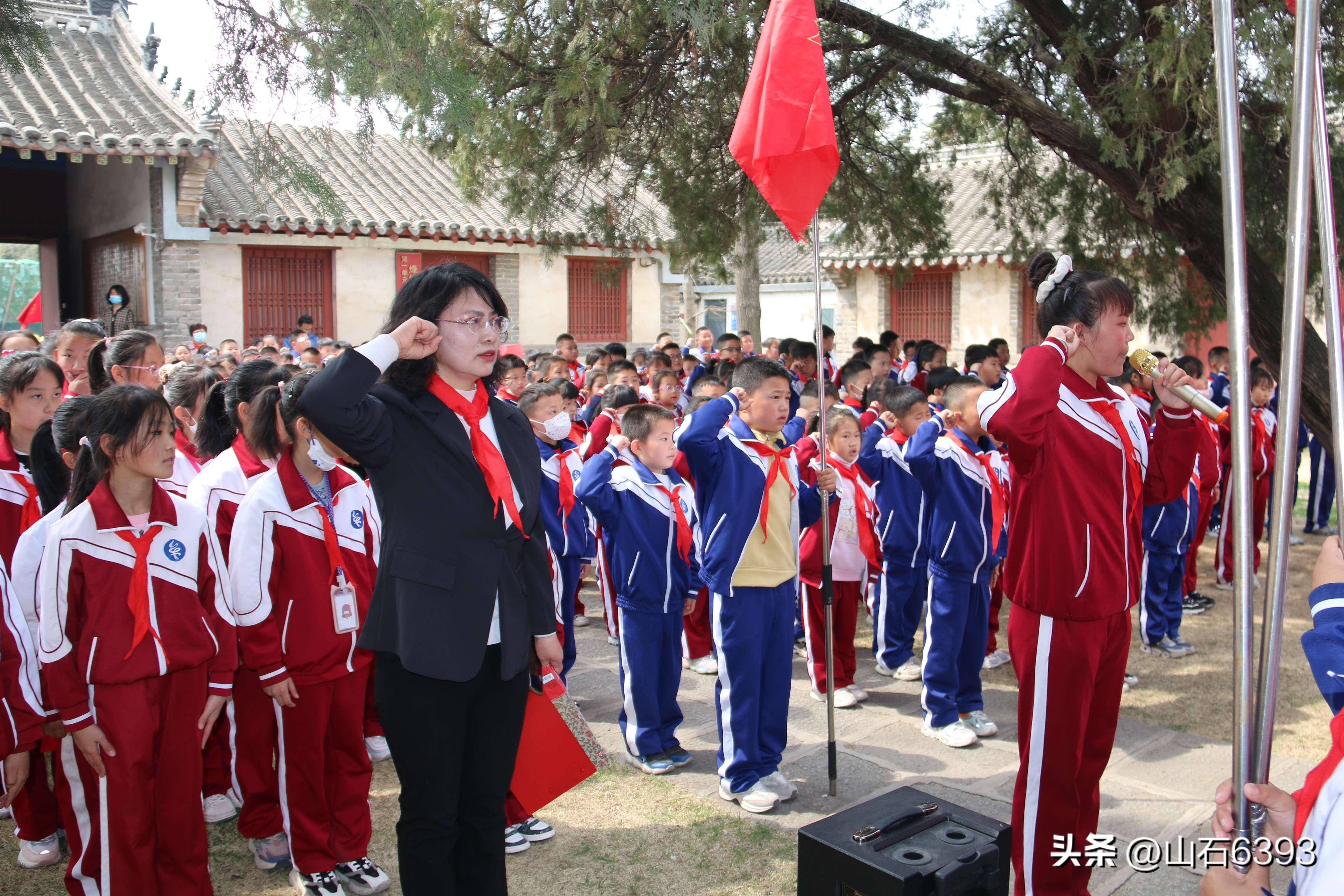 曲建玲、田玉娜：清明，新建街小学师生“雷神庙里听爷爷讲传统”