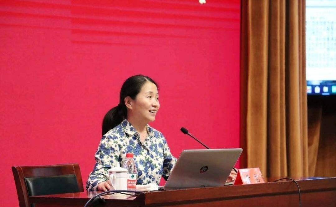 原创黄菡当年为何《非诚勿扰》？究竟有什么隐情，离开后今何在？