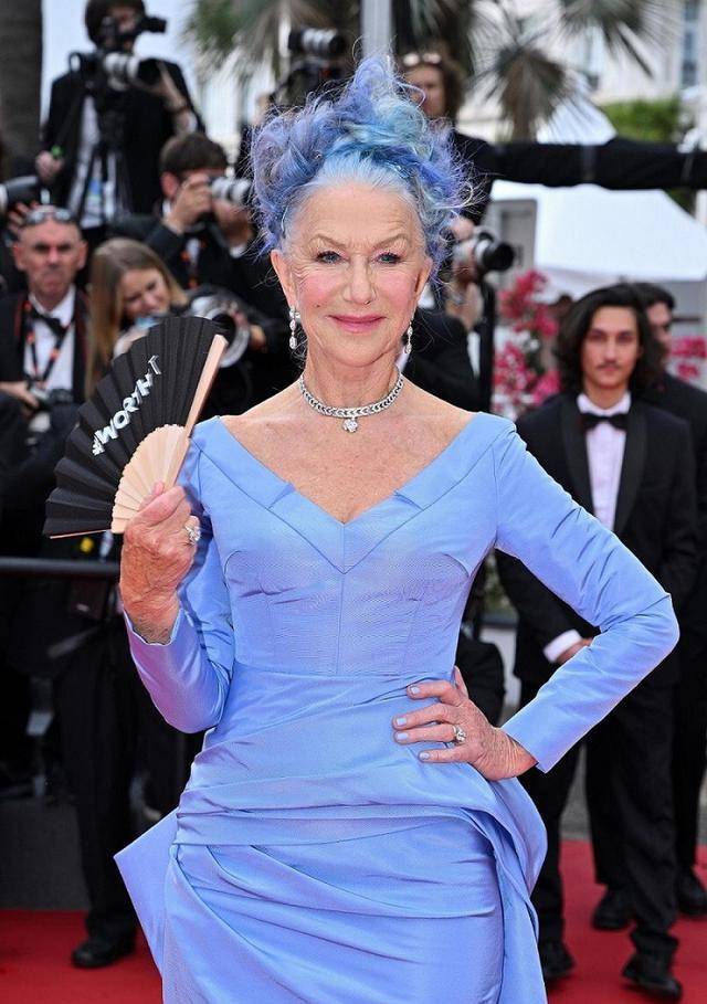 ����������鱦��ҫ���,Ϊ��̺�����ǹ�,����Ů�Ǻ�̺����