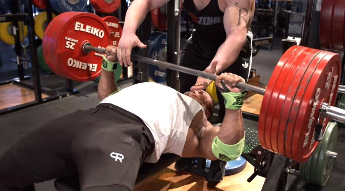 bw必威西汉姆联官网-卧推的正确姿势健身达人告诉你做到以下几点你少走弯路！