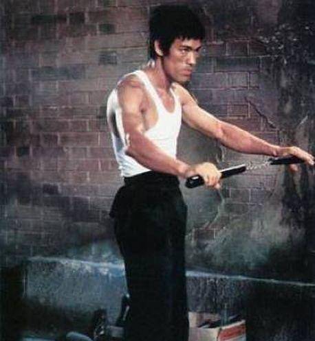 李小龙5张罕见老照片，图4男神秒变逗比，看到最后一张忍不住泪奔