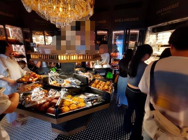 排队5小时！浙江“网红面包”黄牛加价上百元网Kaiyun 开云友：套路太深