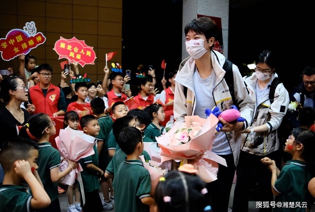 中國女排凱旋，抵達北侖基地，即將封閉訓練，朱婷會參加集訓嗎？