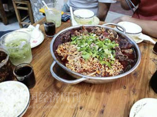 餐饮喧嚣背后：极度内卷的重庆餐饮