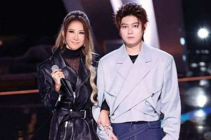 Wang Zepeng Terminates Contract with “The Voice of China” and Releases Tribute Song for Coco Lee