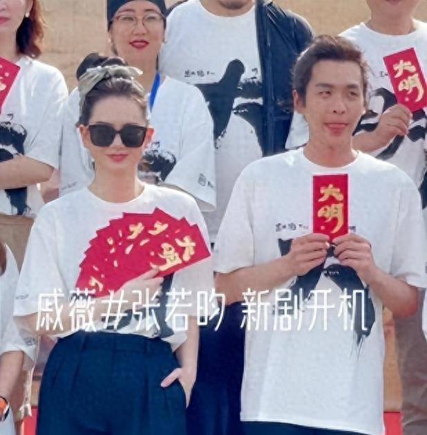张若昀身体惹担忧，现身马路边被指暴瘦成纸皮人，手暴青筋引围观
