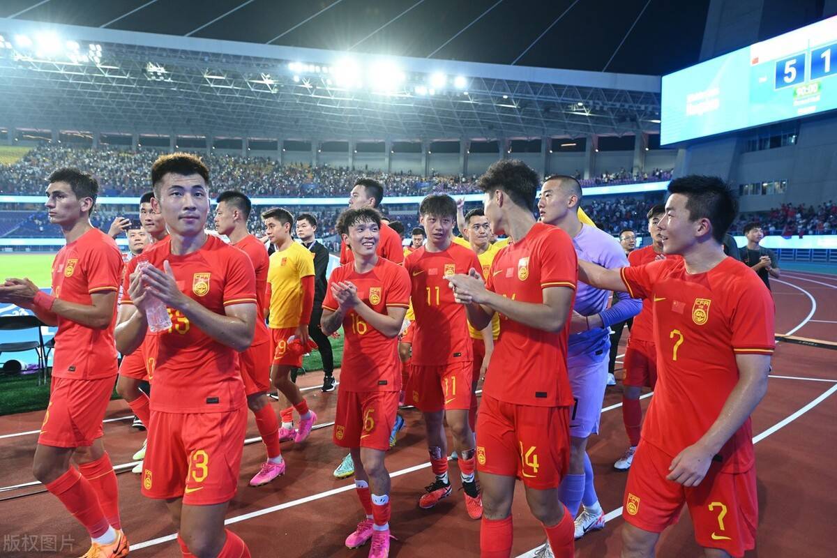 1-0大冷门！中国香港遭淘汰伊朗进四强，戳破国足恐韩谎言，太丢人