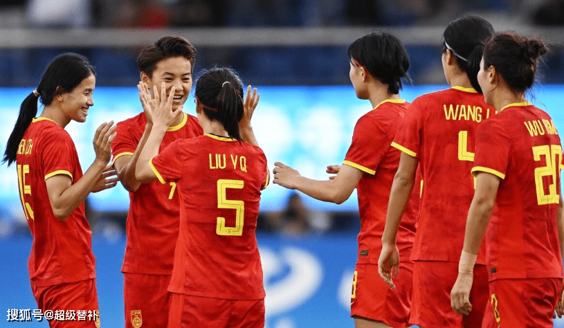 豪门盛况，9-0到6-0显冠军相！中国女足2天才闪耀欧洲：9场造14球