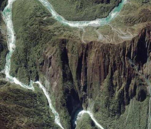 6686体育app：世界最大水电站建成：年发电量3千亿度远超三峡就在西藏境内(图2)