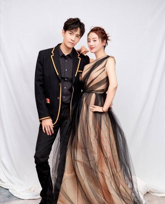 原创娶大6岁的二婚女人，甘当继父，婚后让妻子停工4年，他这是何苦？