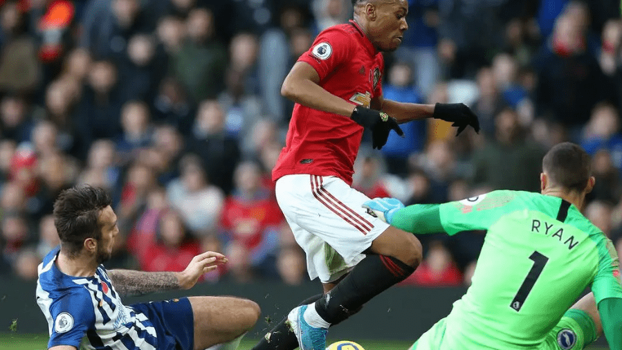 15年来最为激英超联赛免费高清直播+实时赛程+积分预测（2025赛季全覆盖）烈的英超联赛局面引发了广泛的热议