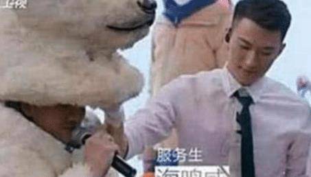 原创一个被名字压死的歌手，当年金星曾劝其改名，今成为服务生