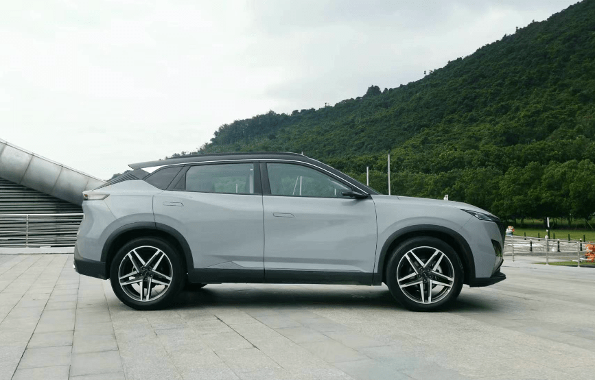 最适合年轻上班族的车，或许就是“最强电混SUV”皓瀚DH-i