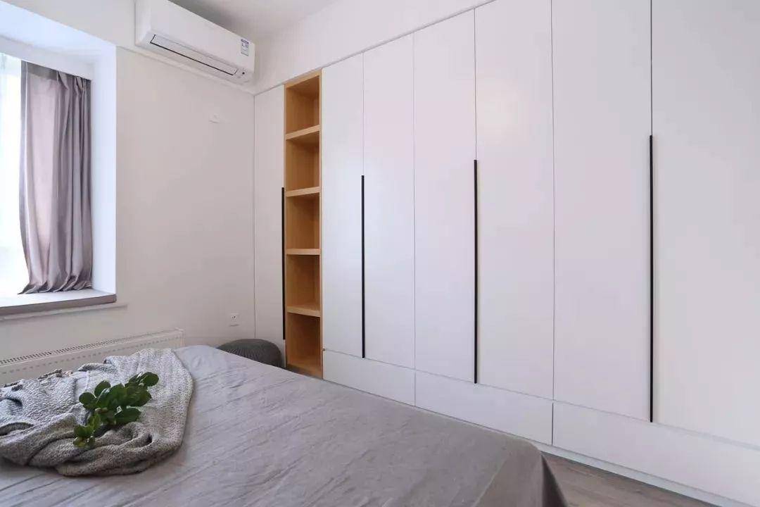 给小户型做上嵌入式的衣柜,收纳空间多又好看