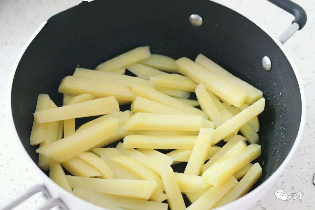 0012a22755924225aaf39f917d69cc3c.jpeg