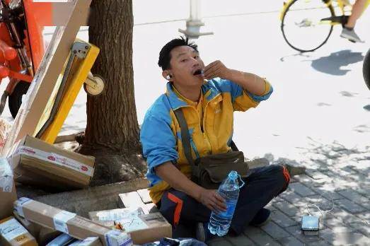 丰巢你错了,我不缺那5毛钱,但不想惯你这毛病