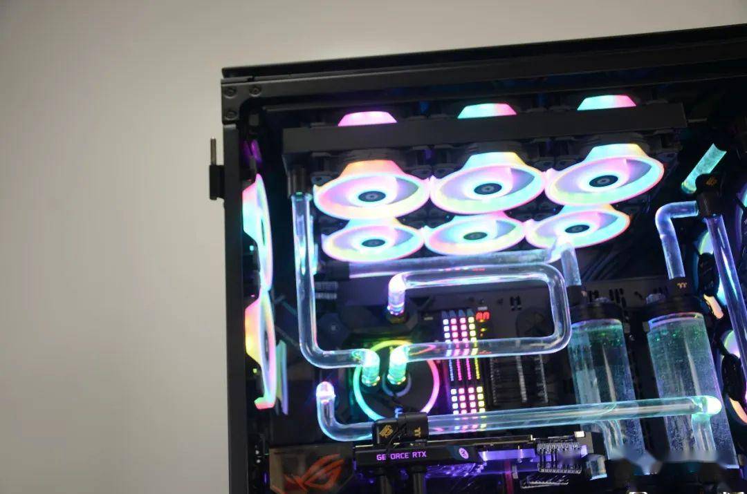 海盗船1000d 分体式水冷效果图