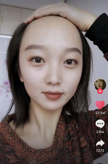 什么叫一个额头毁了整张脸?小姐姐遮住额头是仙女,拿开手不淡定