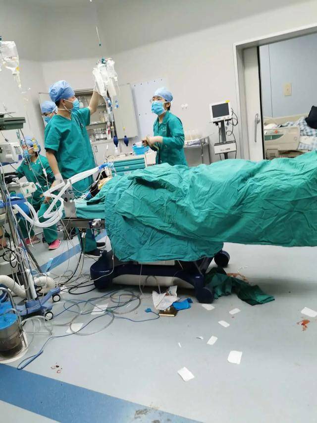 剖腹探查 胃肠减压 回肠末端双腔造口 腹腔引流术 人工流产术(钳刮术
