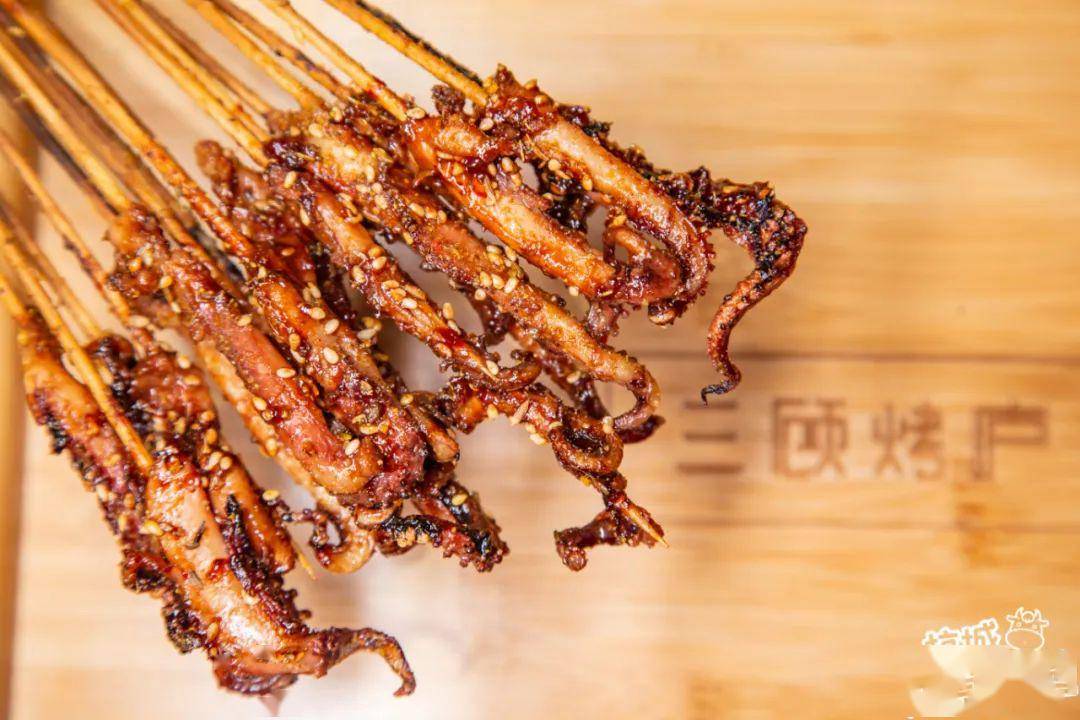 怎么当好一个烧烤店服务员 78bf235472014714bd81d55ce0bbb99a.jpeg