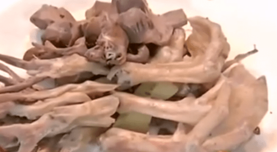 『盐水鸭』听说没有一只鸭子能活着走出南京，