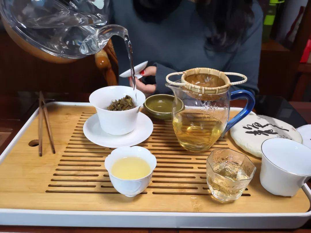 如何正确冲泡龙井茶 8702a7b4fbc542fd8fbcb981aedce9bc.jpeg