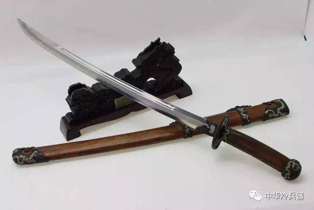 中国传统冷兵器中，刀枪剑戟，你更喜欢谁？_攻击