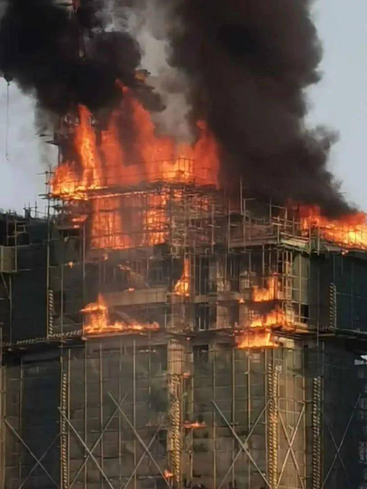 5月15日,南阳一工地突发大火,全市所有在建项目停工一周整改!附:工地现场消防安全技术规范