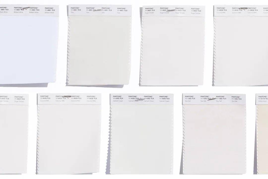 潘通色卡上的白色和米色就有50多种变化,从暖调到冷调.