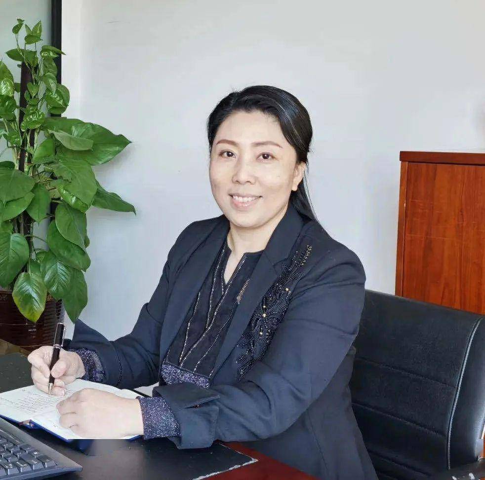 荣程集团总裁办副主任 郝丽萍美术编辑 姜坤返回搜狐,查看更多