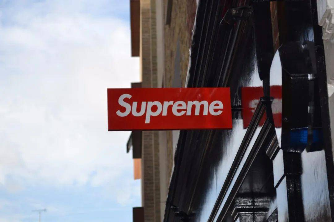 在中国成功注册商标的supreme,进入中国市场却还很远