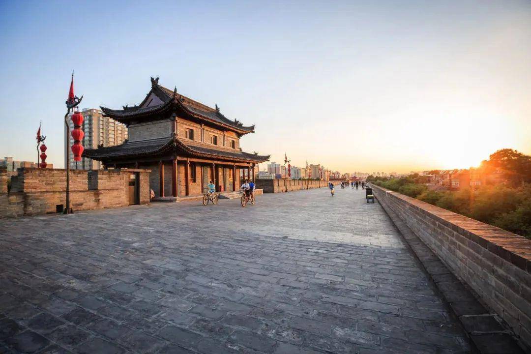 具备的文化影响力举世公认 深厚的历史文化背景 地域文化 西安市位于