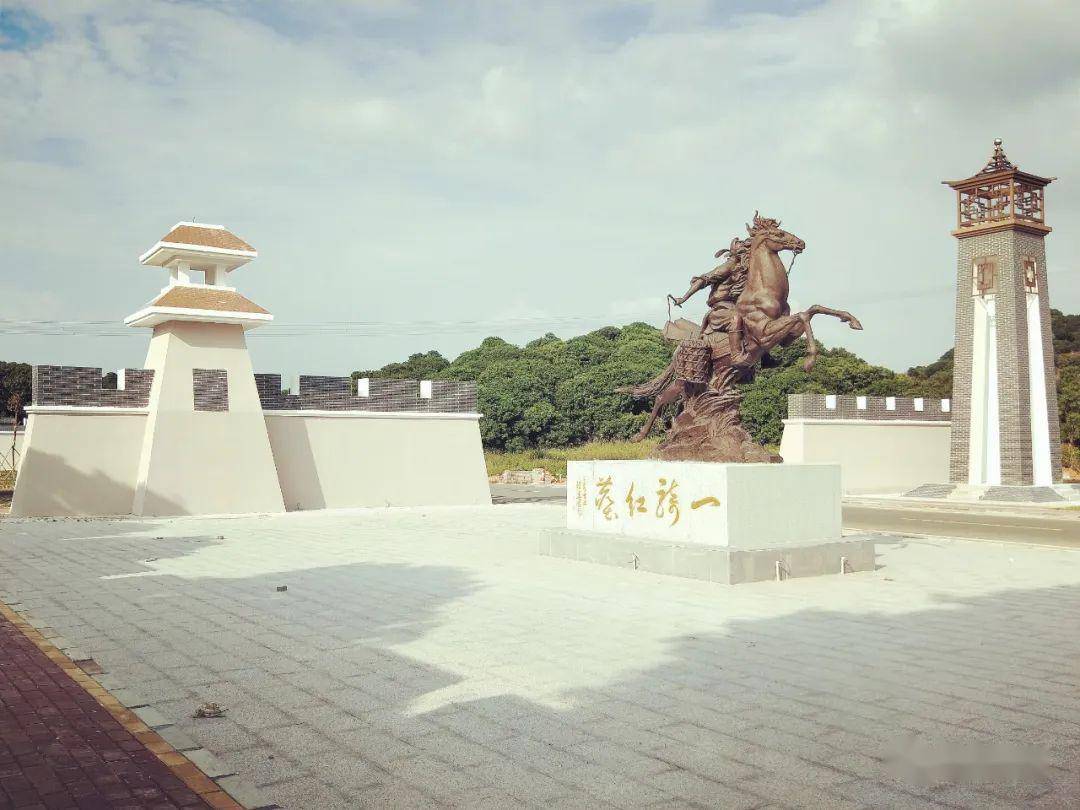 人文资源丰富,自然景观绚丽:有雄奇险峻的浮山岭和一望无际的红荔林