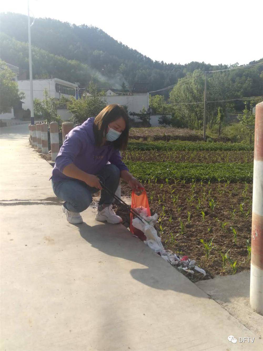 花瓶子镇人口_瓶子素描(3)
