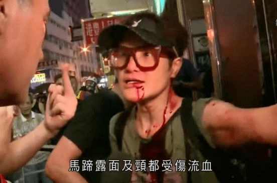 中国留学生行使自己的权利后，这名反华记者怒了