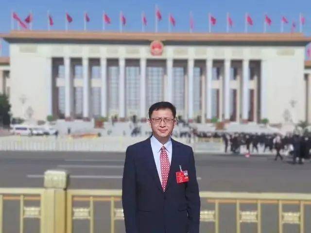 怎么样才可以成为人大代表 62fa0cdb4d6d481582ee93e8a5a18450.jpeg