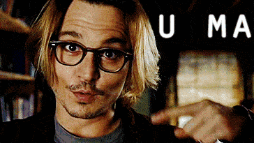 哈哈,那老夫就试试看 七宝只好自己上了,铜钱卦象一打,陈麻子面露