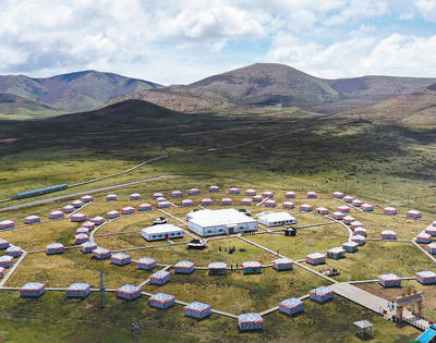 孙红丽|旅游村 帐篷城