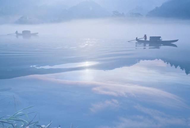 《题花光画山水》【宋】黄庭坚花光寺下对云沙,欲把轻舟小钓车.