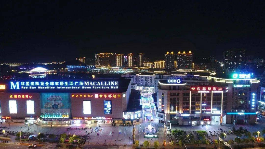 流光溢彩,一键开启无与伦比的"夜景模式,在这里遇见理想夜生活_宁德