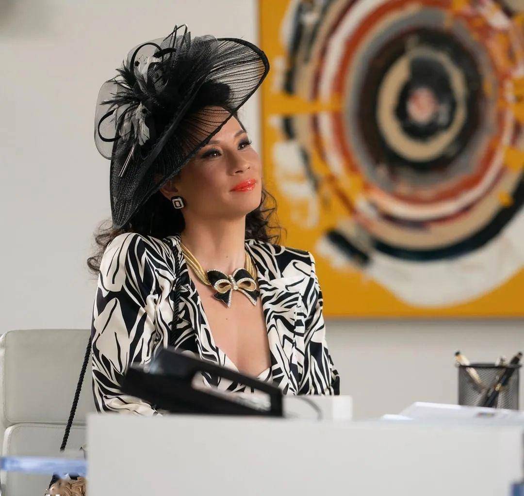 线条显瘦时髦巨好看!一秒入夏不会穿?穿方领