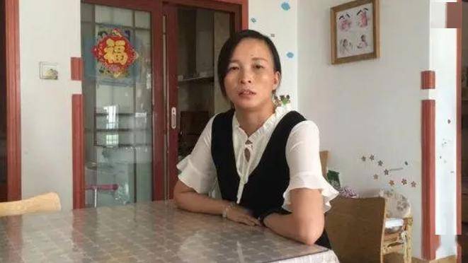 蒋女士|她徒手挡住救了3个孩子!玻璃门倾倒瞬间